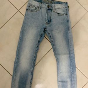 American Eagle Low-rise Light Wash Jeans